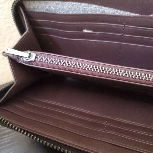 Coach Accordion Zip Around Wallet With Quilting - Picture 8 of 10